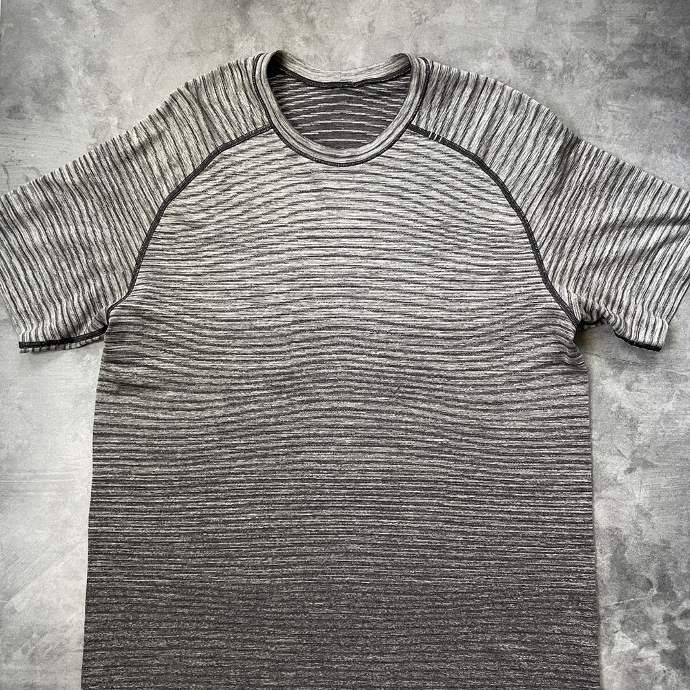Lululemon Metal Vent Tech Short Sleeve